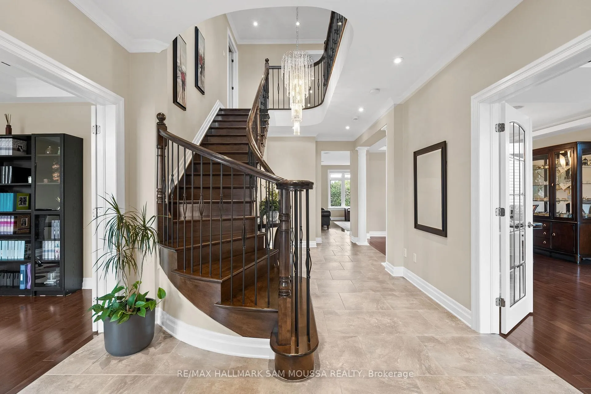 Photo 5 of 18 Wynford Avenue, Ottawa, Craig Henry/Woodvale — HOMEH