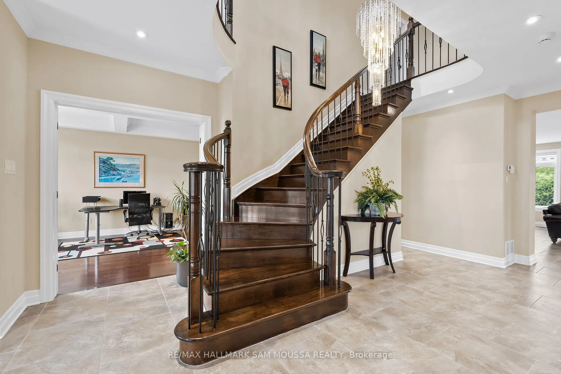 Photo 6 of 18 Wynford Avenue, Ottawa, Craig Henry/Woodvale — HOMEH