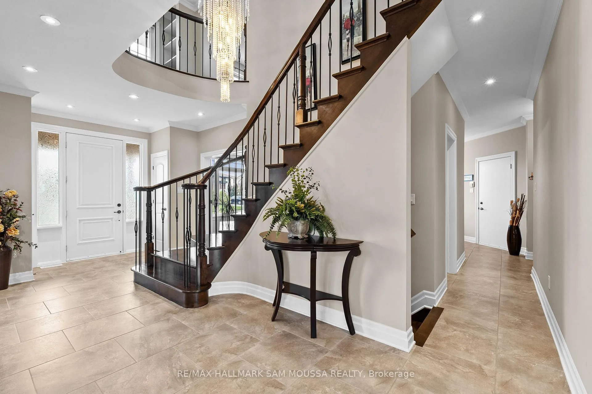 Photo 7 of 18 Wynford Avenue, Ottawa, Craig Henry/Woodvale — HOMEH