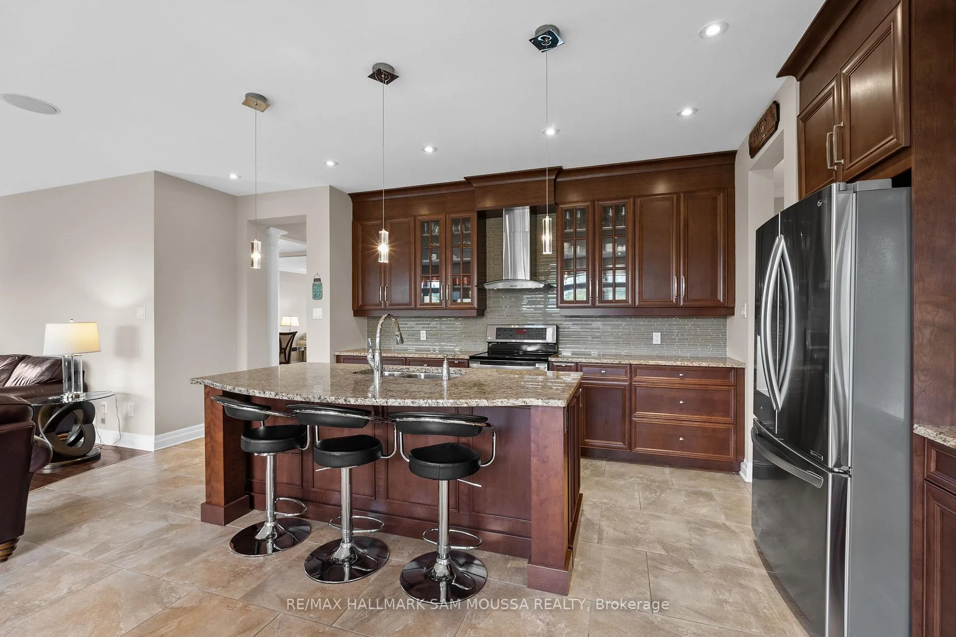 Photo 9 of 18 Wynford Avenue, Ottawa, Craig Henry/Woodvale — HOMEH