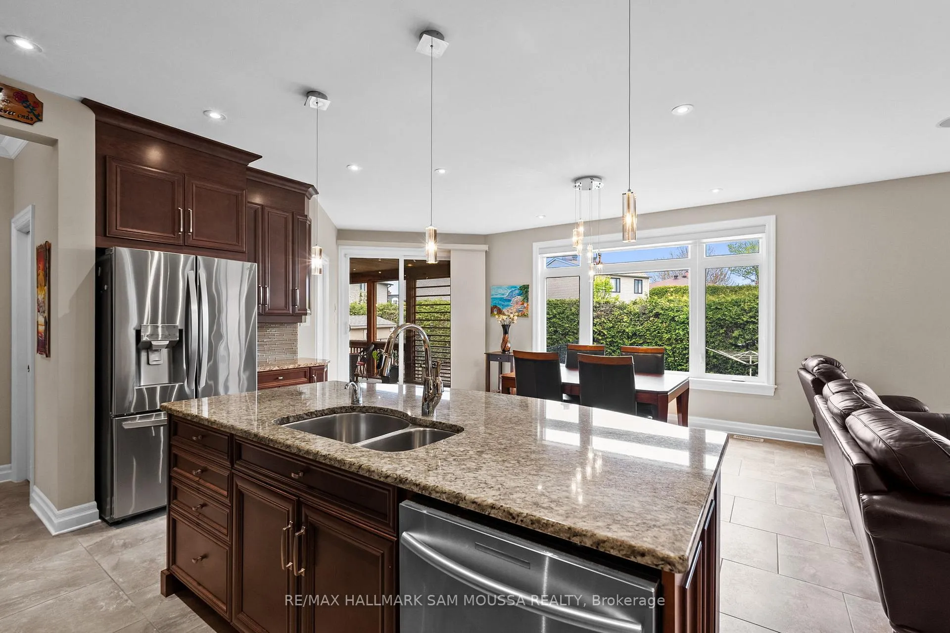 Photo 12 of 18 Wynford Avenue, Ottawa, Craig Henry/Woodvale — HOMEH