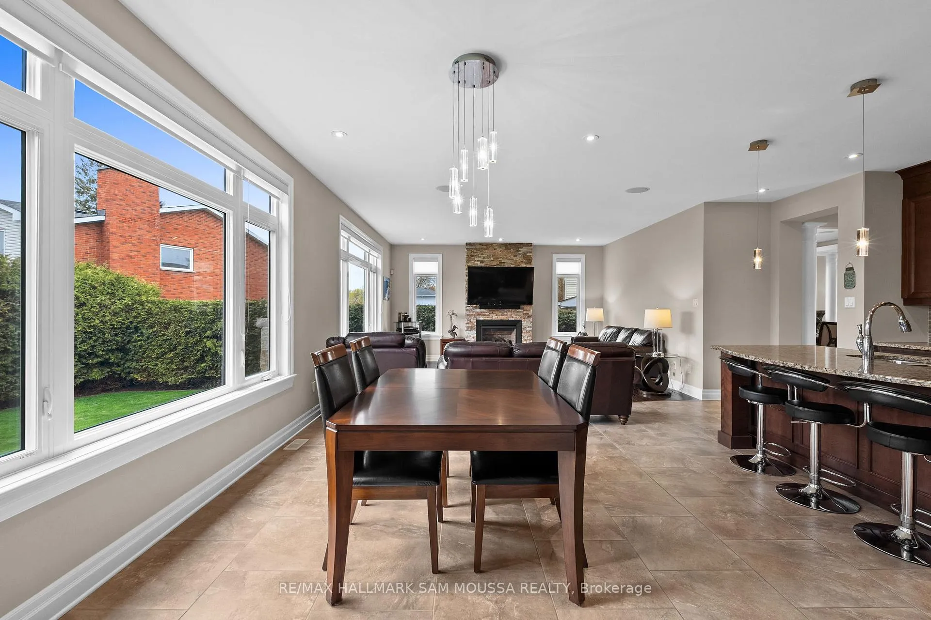 Photo 14 of 18 Wynford Avenue, Ottawa, Craig Henry/Woodvale — HOMEH