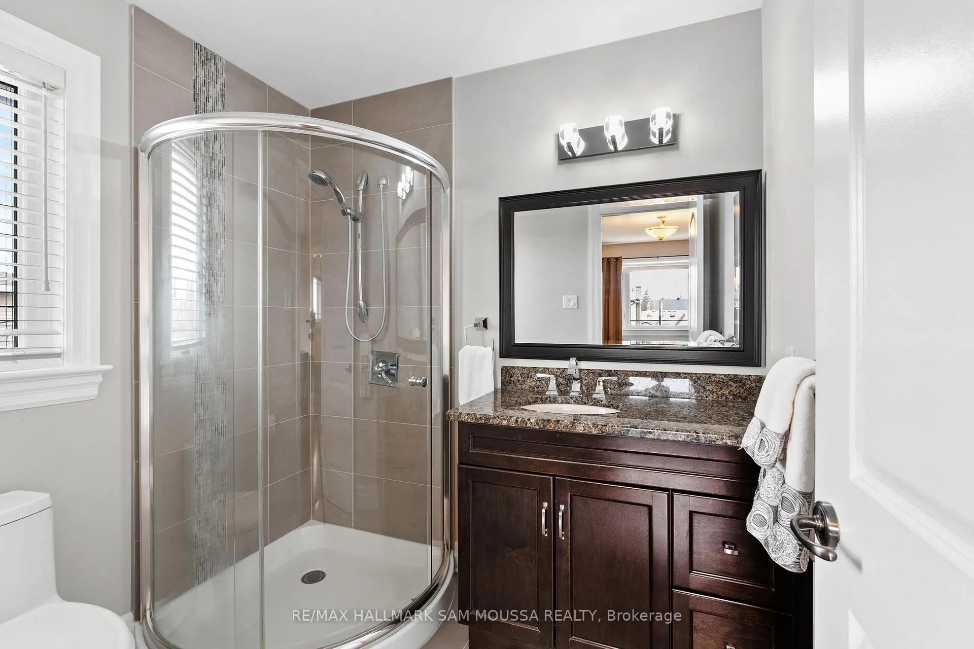 Photo 37 of 18 Wynford Avenue, Ottawa, Craig Henry/Woodvale — HOMEH