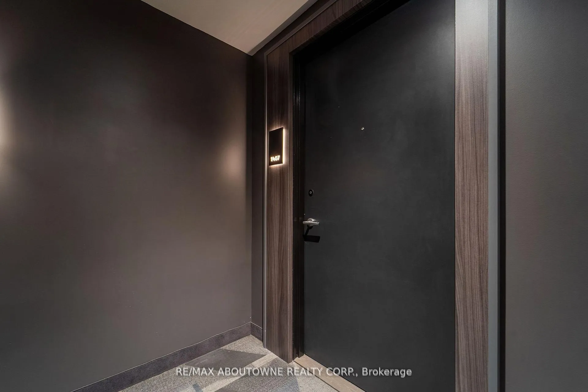 Photo 3 of Unit 1407, 5 Wellington Street S, Kitchener, Cherry Hill — HOMEH