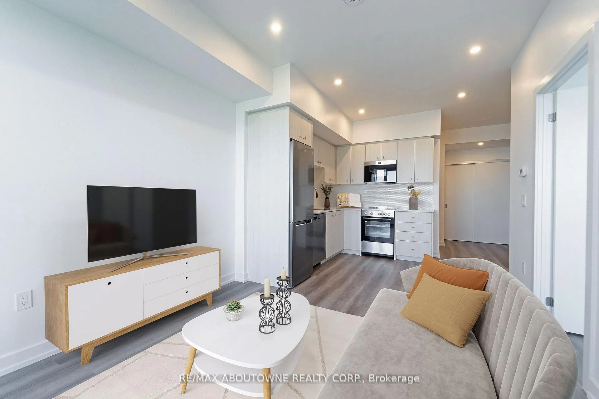 Photo 5 of Unit 1407, 5 Wellington Street S, Kitchener, Cherry Hill — HOMEH