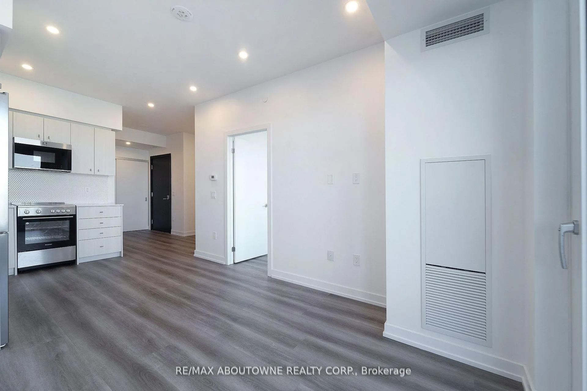 Photo 7 of Unit 1407, 5 Wellington Street S, Kitchener, Cherry Hill — HOMEH