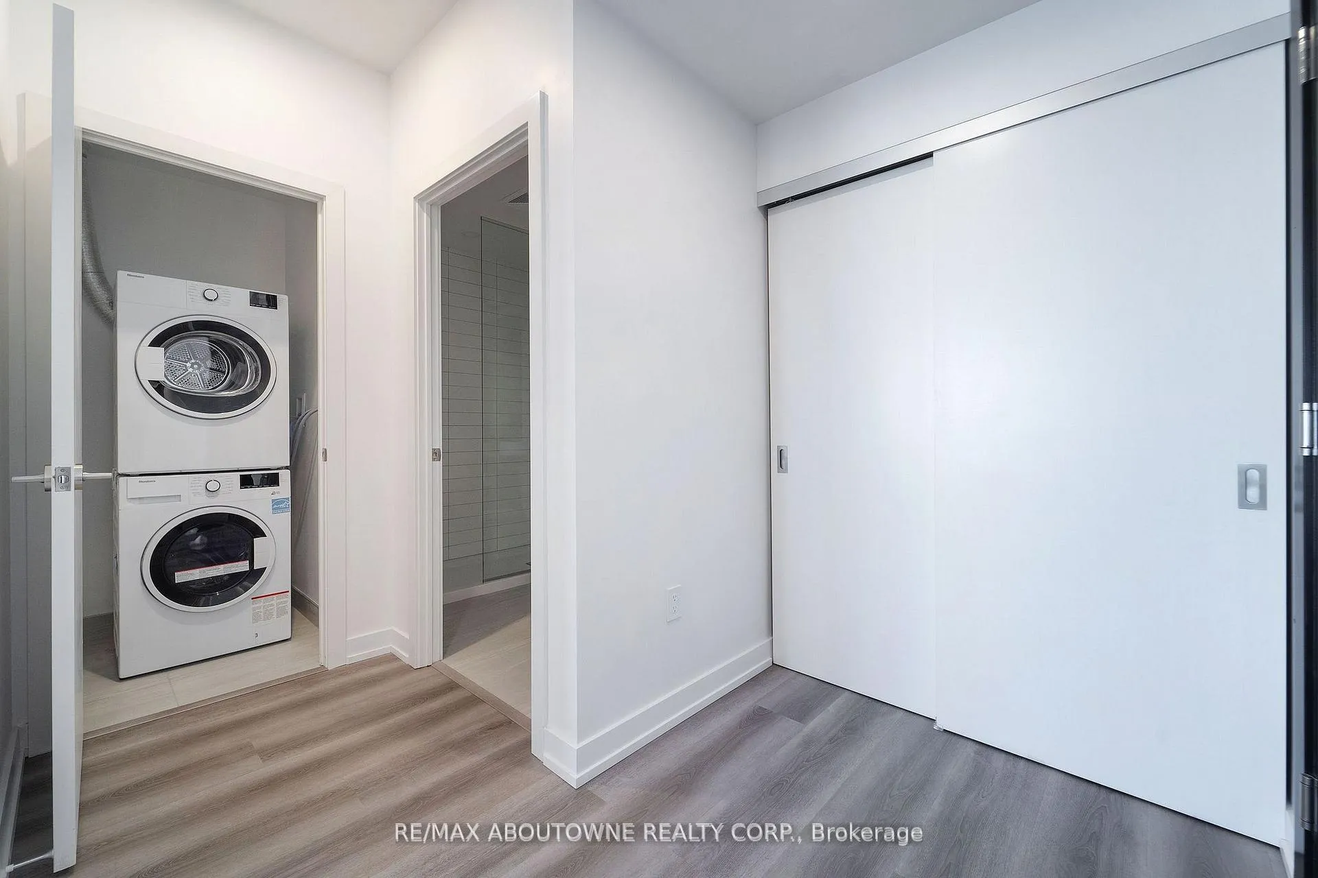 Photo 11 of Unit 1407, 5 Wellington Street S, Kitchener, Cherry Hill — HOMEH