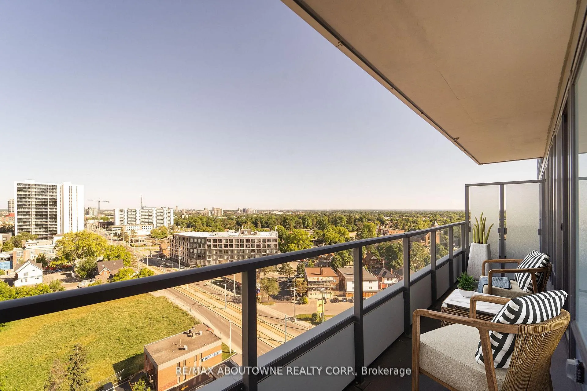 Photo 12 of Unit 1407, 5 Wellington Street S, Kitchener, Cherry Hill — HOMEH