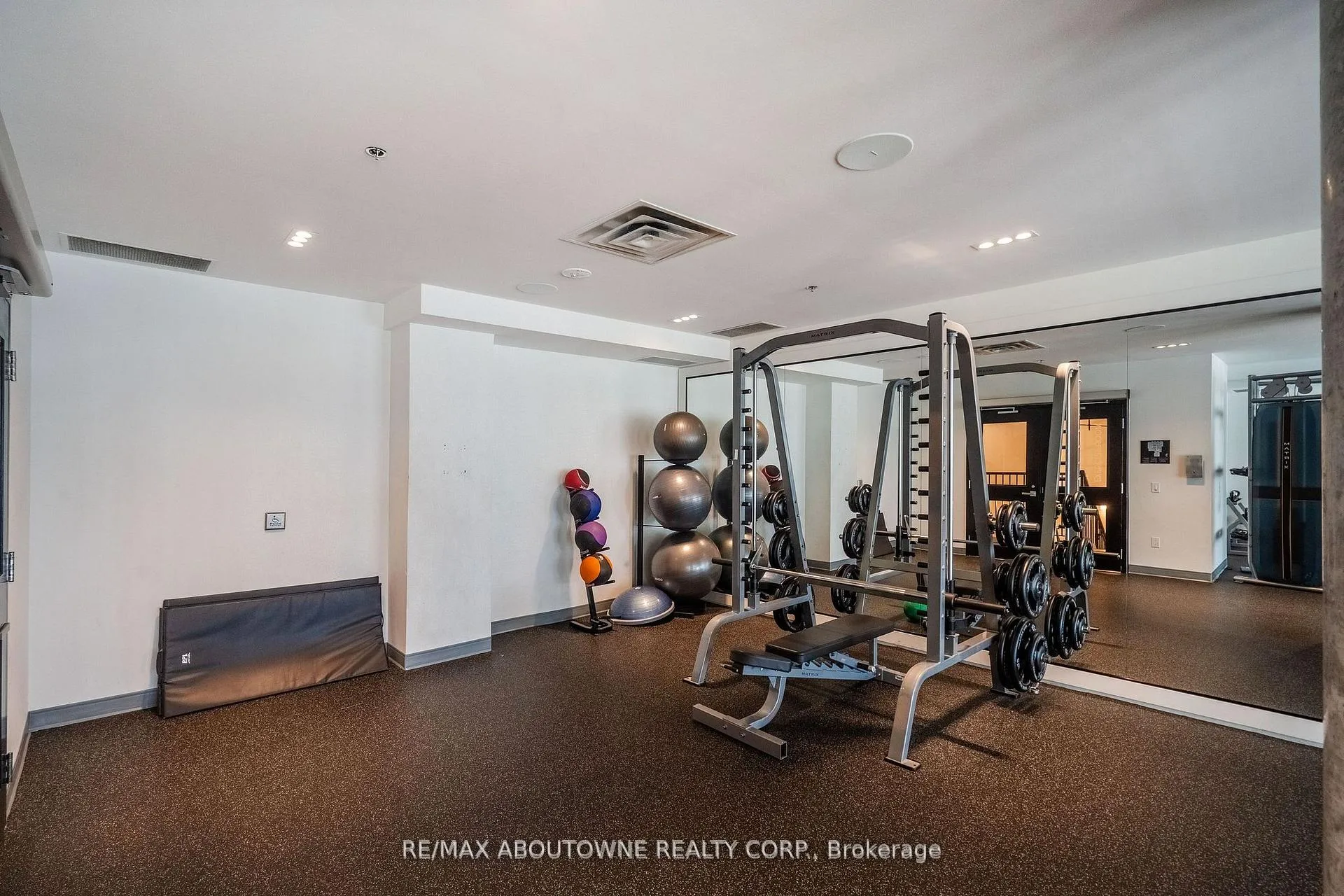 Photo 24 of Unit 1407, 5 Wellington Street S, Kitchener, Cherry Hill — HOMEH