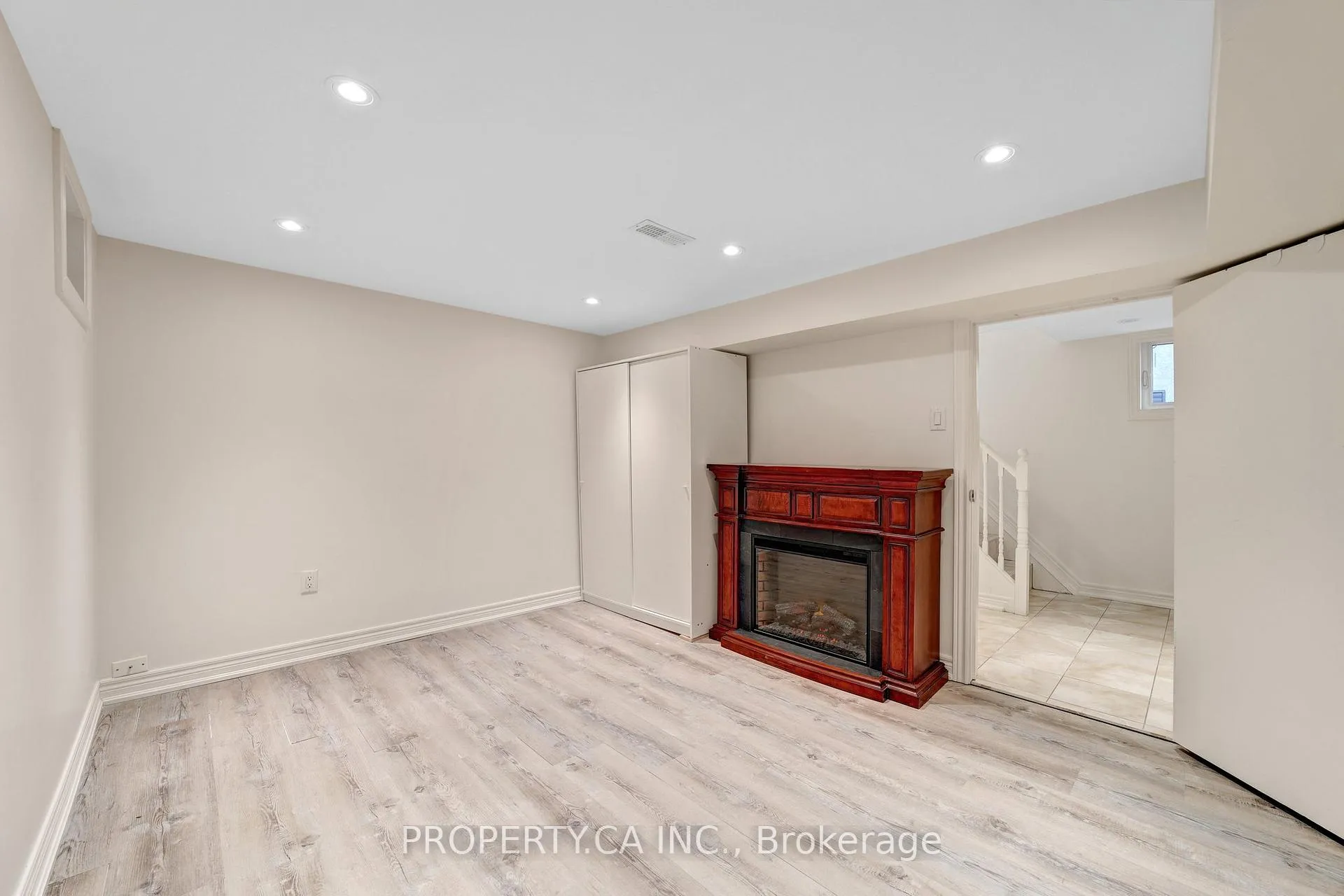Photo 3 of 493 Winnette Avenue, Toronto, Humewood-Cedarvale — HOMEH