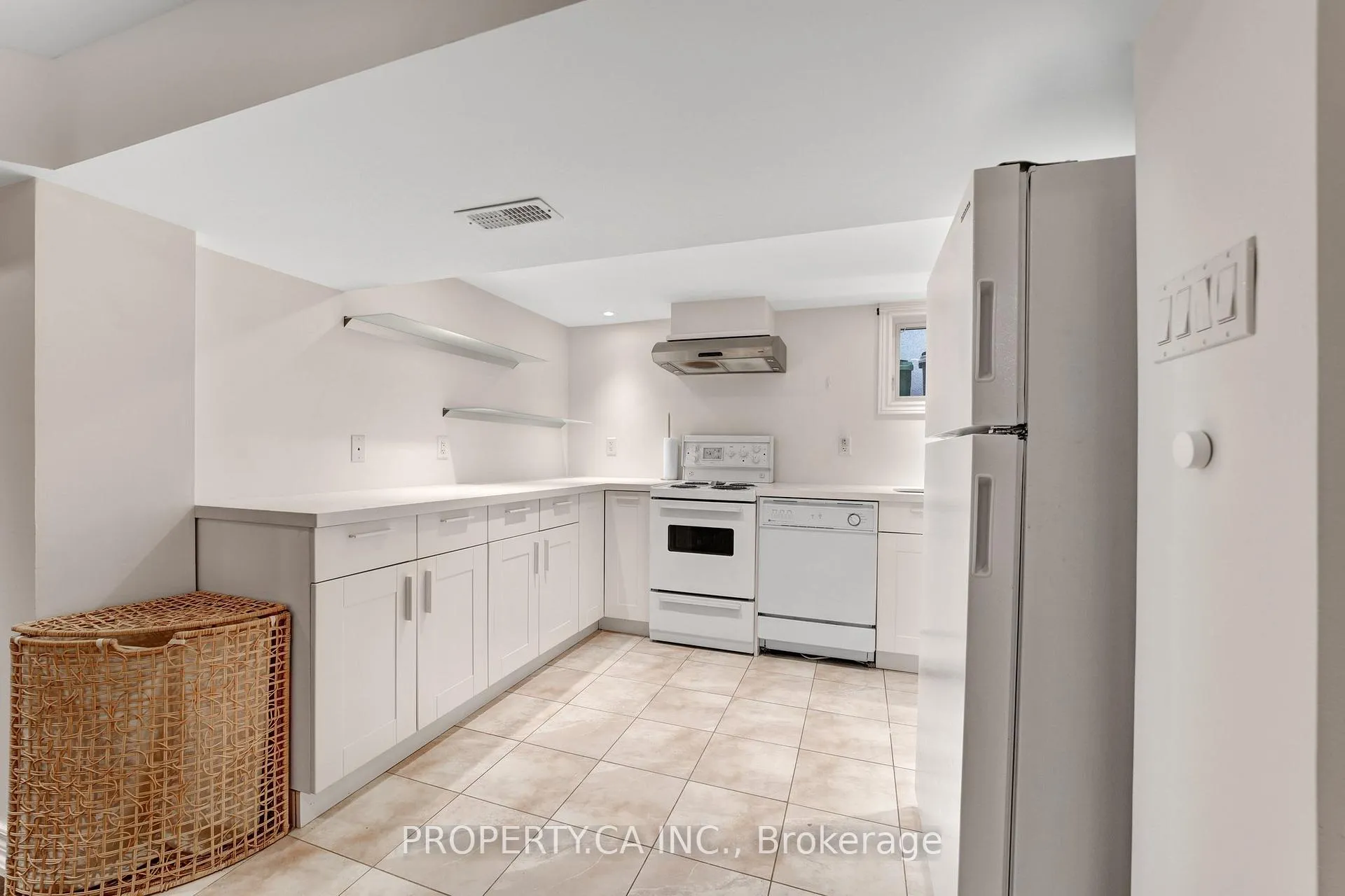 Photo 5 of 493 Winnette Avenue, Toronto, Humewood-Cedarvale — HOMEH