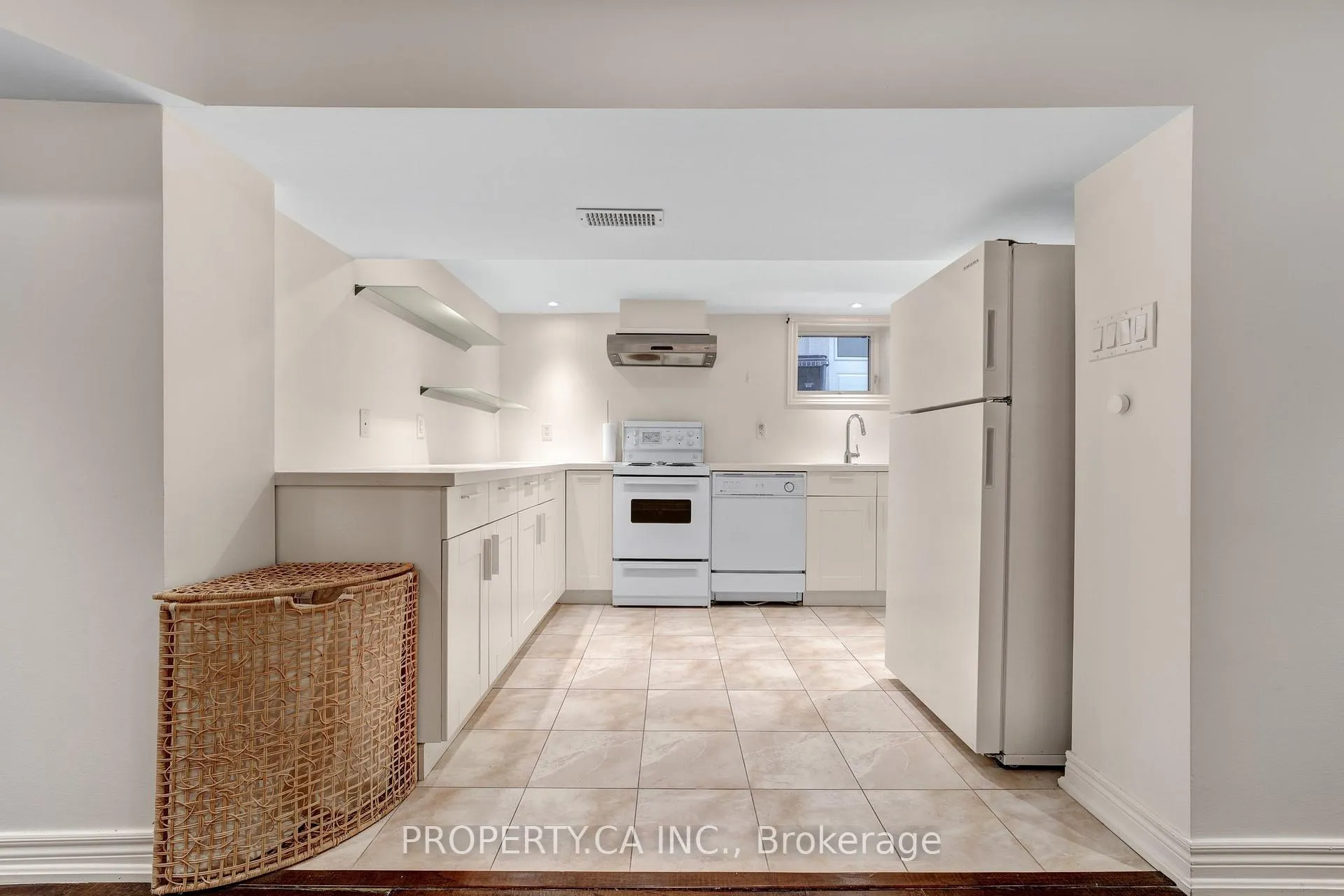 Photo 6 of 493 Winnette Avenue, Toronto, Humewood-Cedarvale — HOMEH