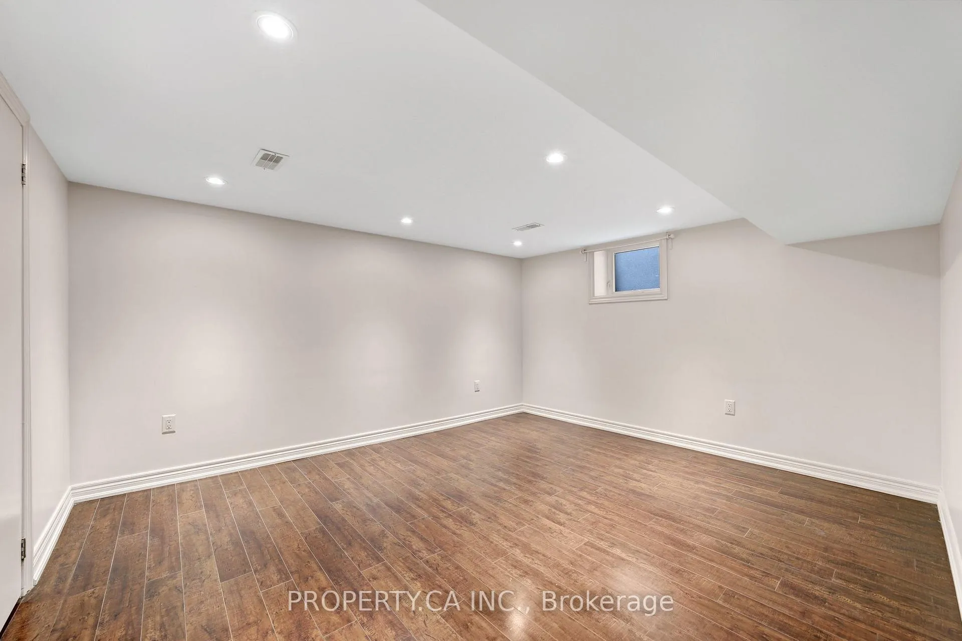 Photo 14 of 493 Winnette Avenue, Toronto, Humewood-Cedarvale — HOMEH