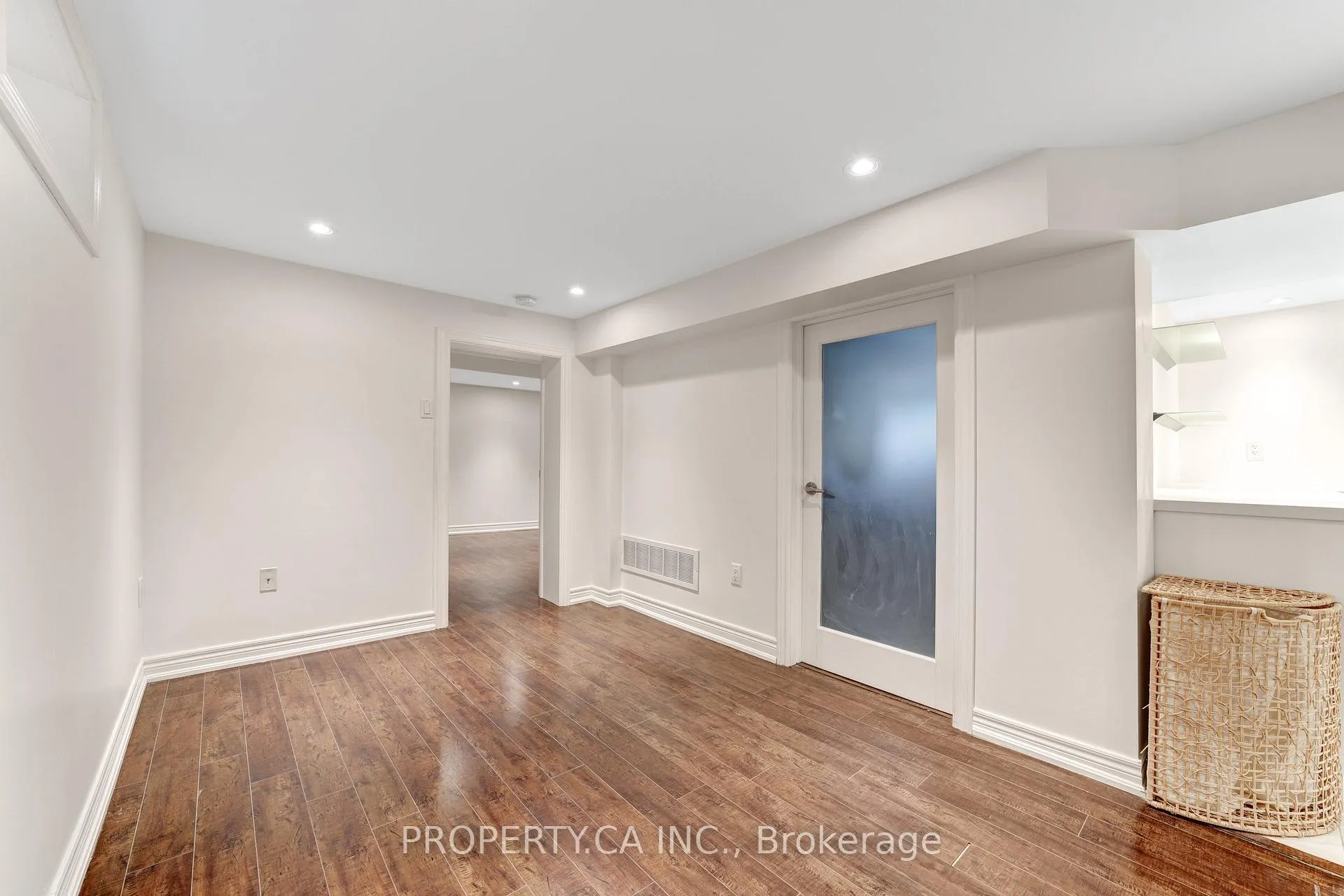 Photo 16 of 493 Winnette Avenue, Toronto, Humewood-Cedarvale — HOMEH