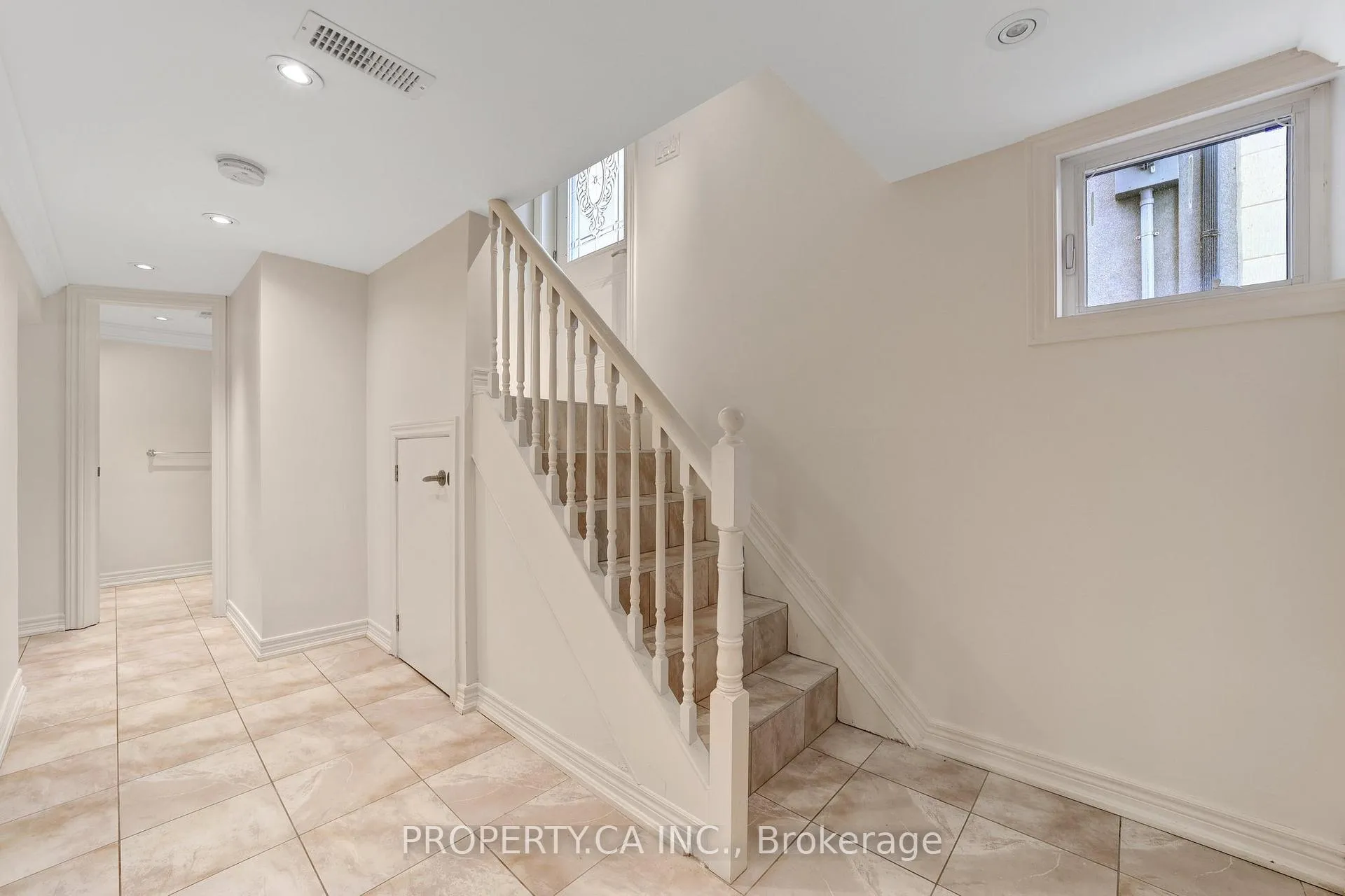Photo 20 of 493 Winnette Avenue, Toronto, Humewood-Cedarvale — HOMEH
