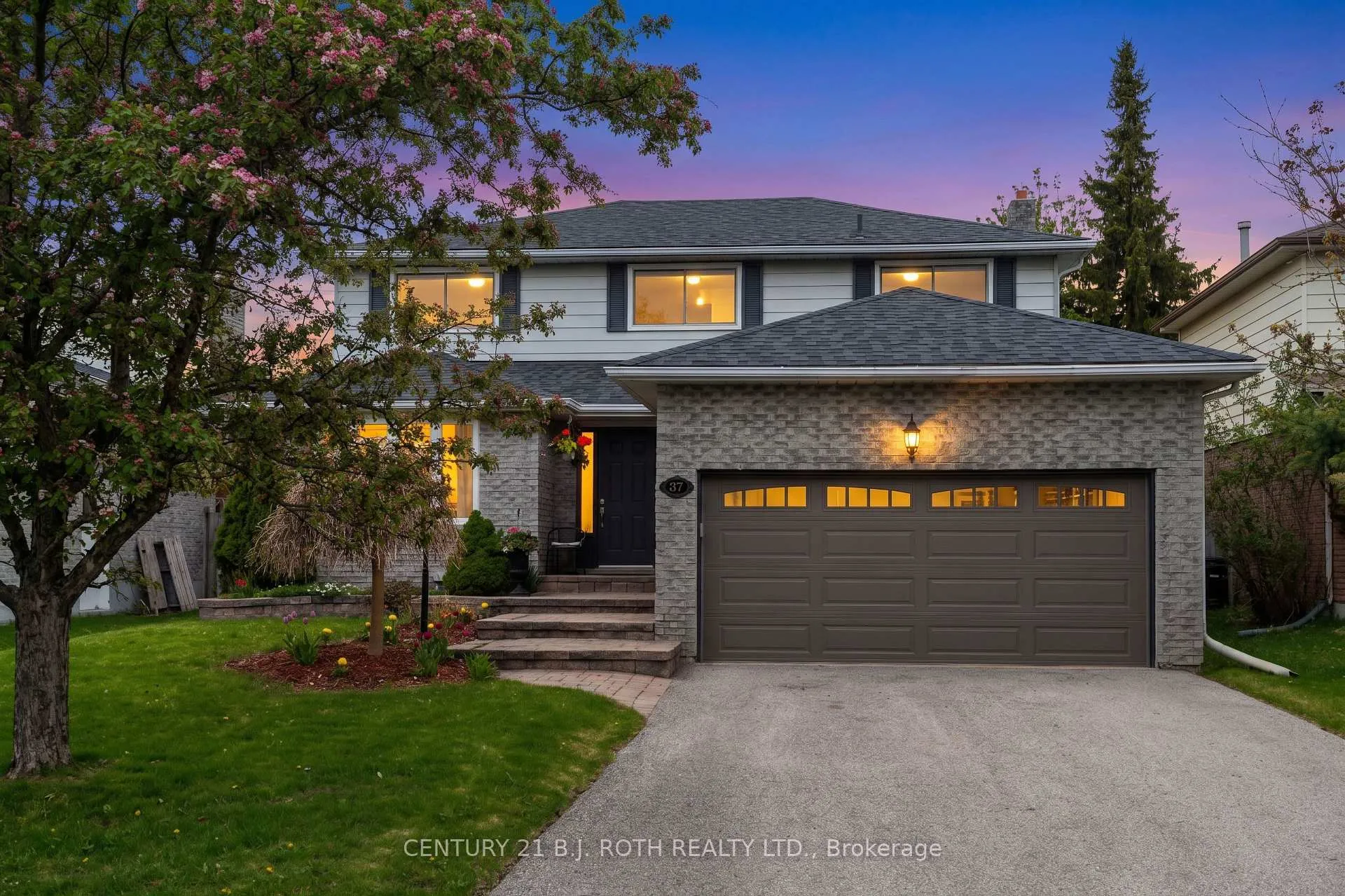 Front of 37 Laurentian Lane