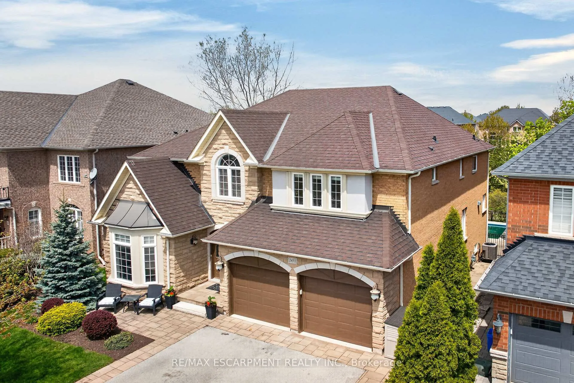 Photo 1 of 2431 Castlebrook Road, Oakville, Westmount — HOMEH