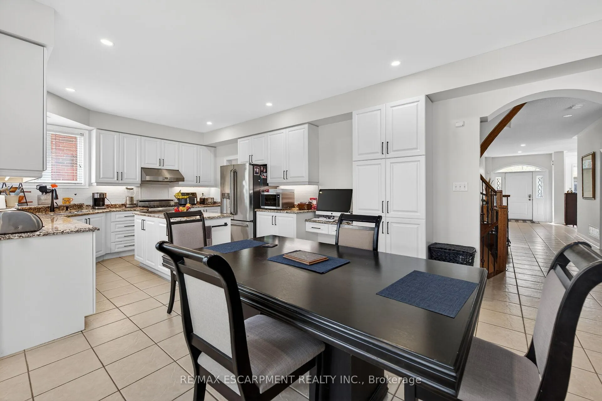 Photo 12 of 2431 Castlebrook Road, Oakville, Westmount — HOMEH