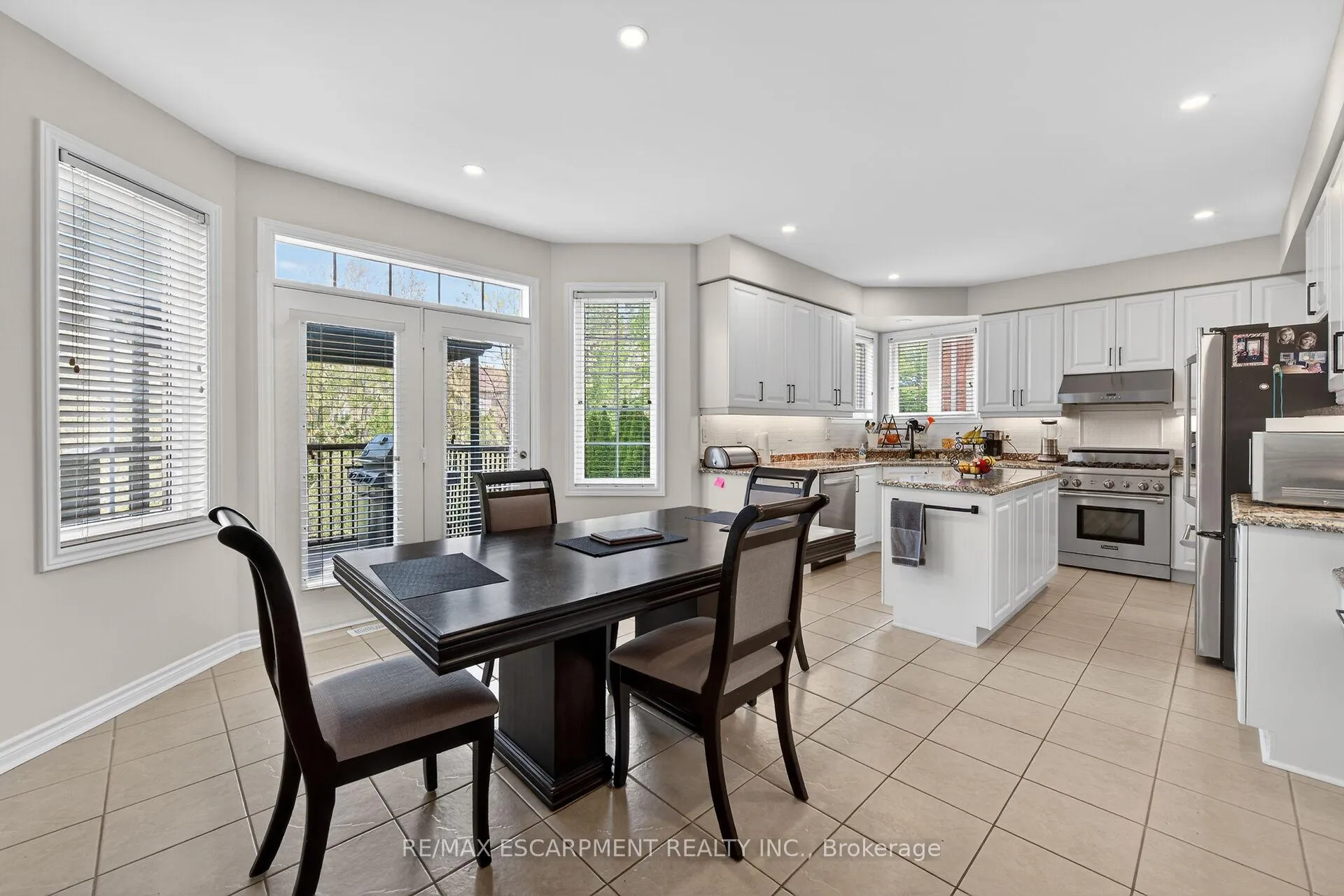 Photo 13 of 2431 Castlebrook Road, Oakville, Westmount — HOMEH