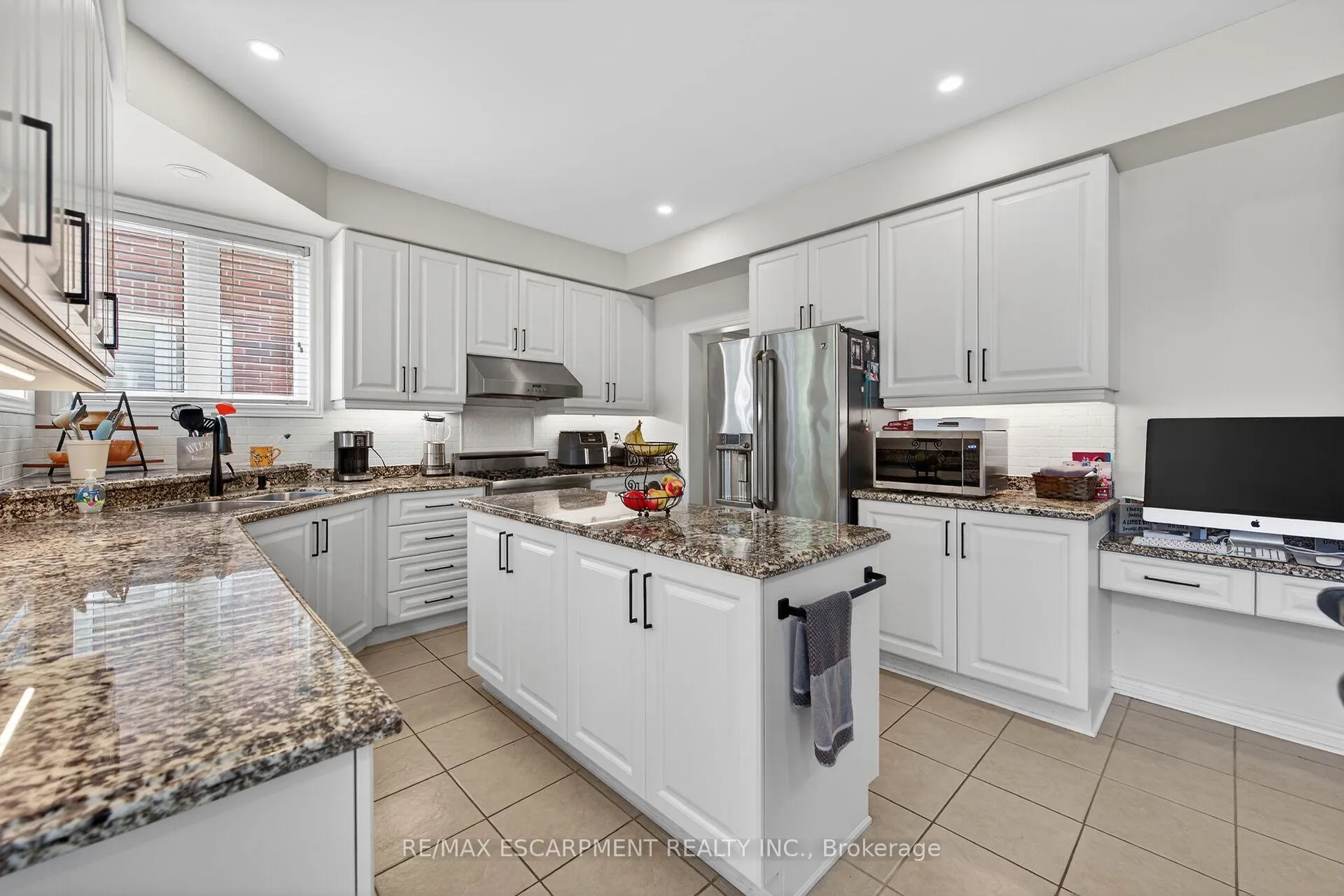 Photo 15 of 2431 Castlebrook Road, Oakville, Westmount — HOMEH