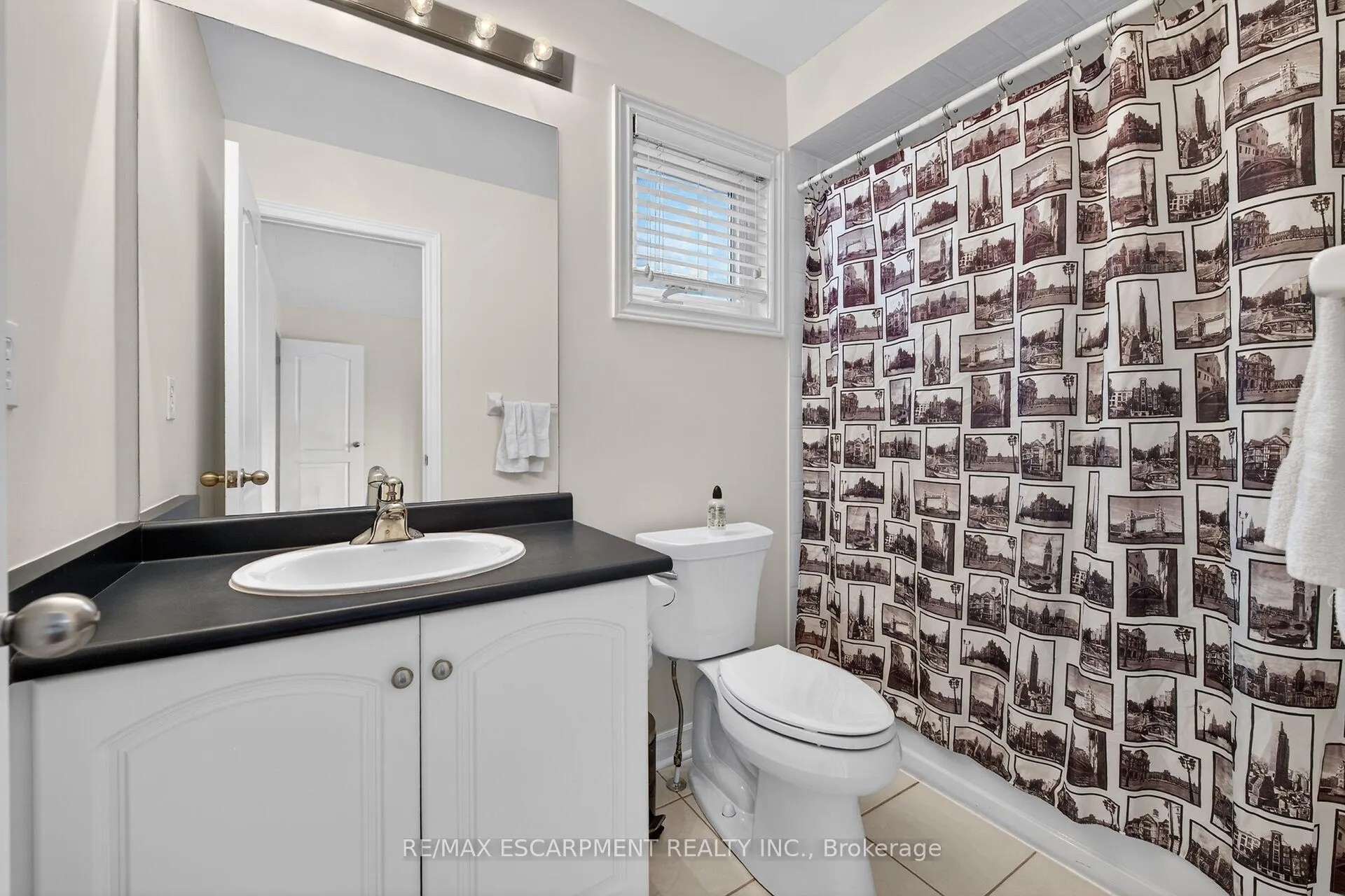 Photo 32 of 2431 Castlebrook Road, Oakville, Westmount — HOMEH