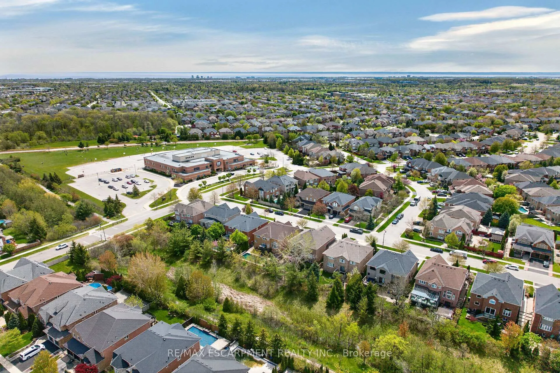 Photo 50 of 2431 Castlebrook Road, Oakville, Westmount — HOMEH