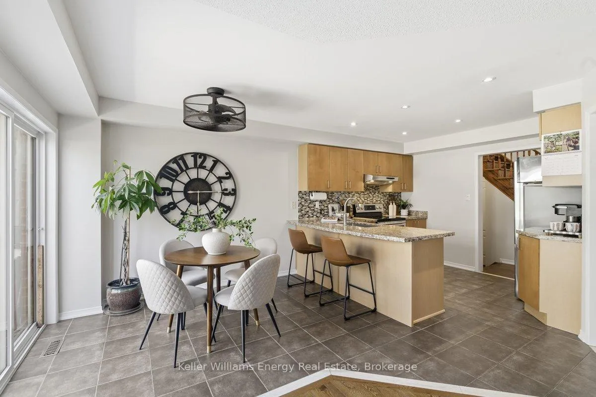 Photo 13 of 1428 Coldstream Drive, Oshawa, Taunton — HOMEH
