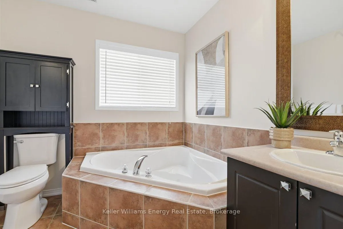 Photo 17 of 1428 Coldstream Drive, Oshawa, Taunton — HOMEH