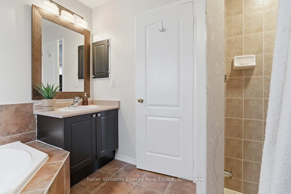 Photo 18 of 1428 Coldstream Drive, Oshawa, Taunton — HOMEH