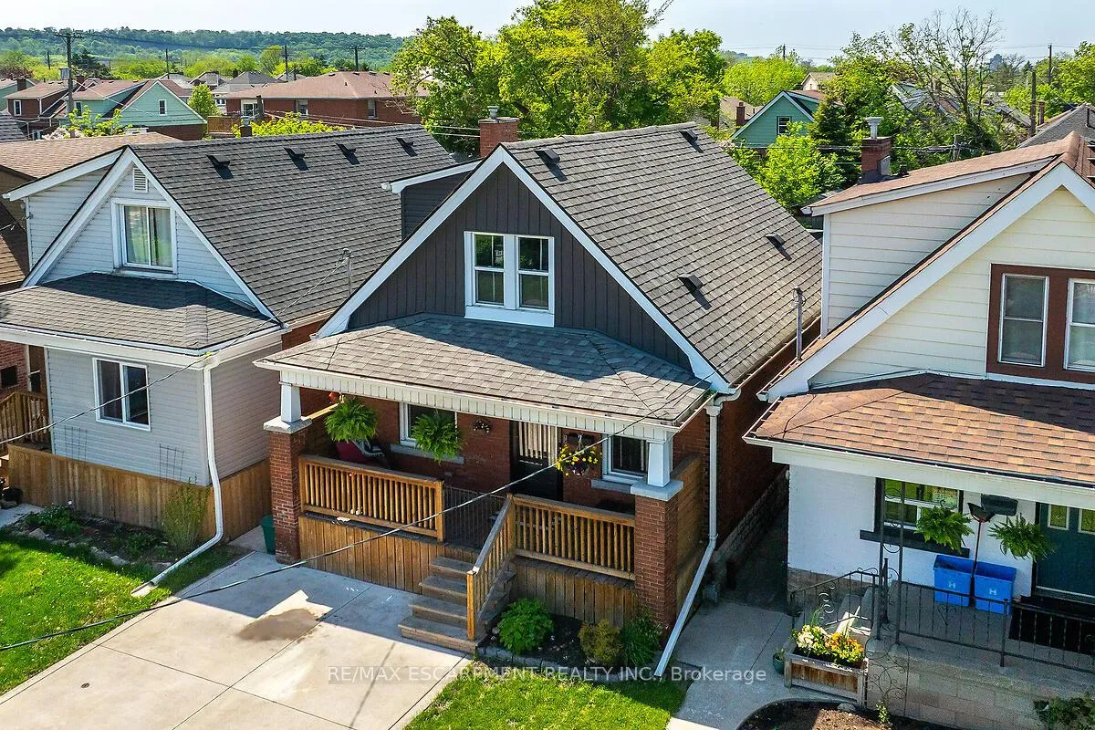 Photo 3 of 131 Garside Avenue N, Hamilton, Homeside — HOMEH