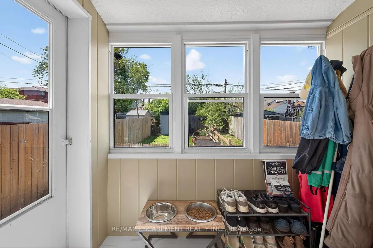 Photo 12 of 131 Garside Avenue N, Hamilton, Homeside — HOMEH