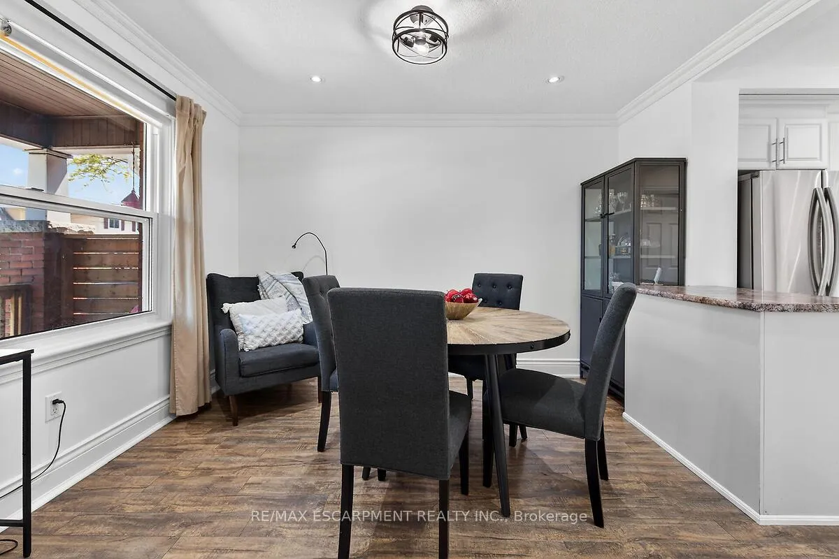 Photo 14 of 131 Garside Avenue N, Hamilton, Homeside — HOMEH
