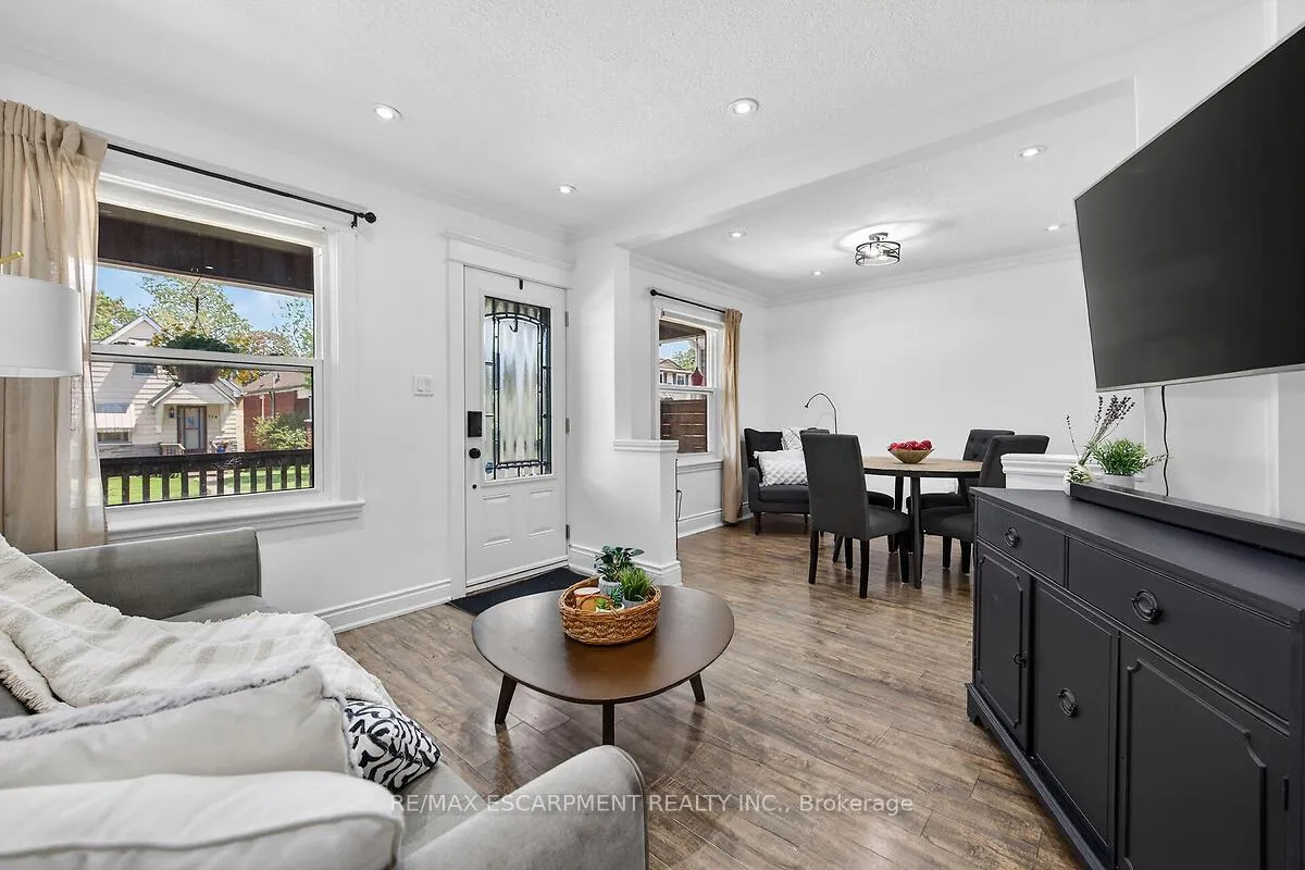 Photo 21 of 131 Garside Avenue N, Hamilton, Homeside — HOMEH