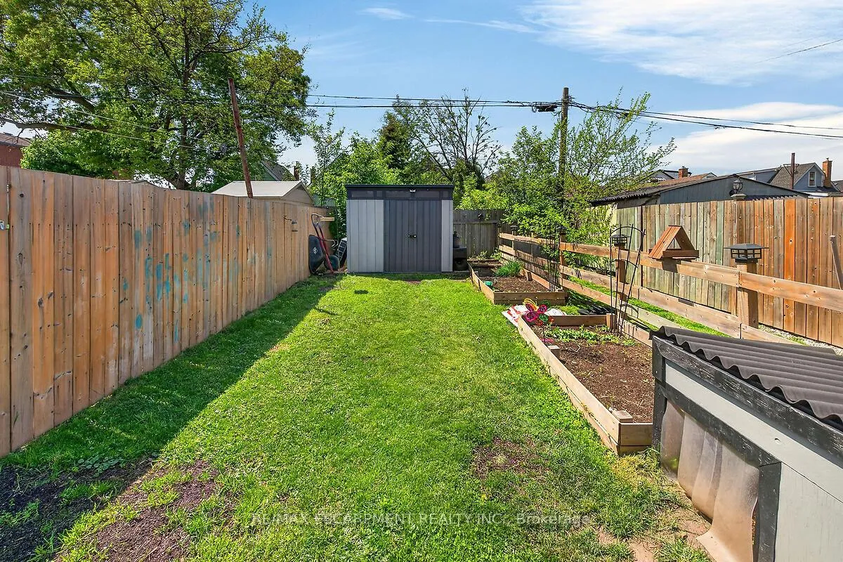 Photo 36 of 131 Garside Avenue N, Hamilton, Homeside — HOMEH
