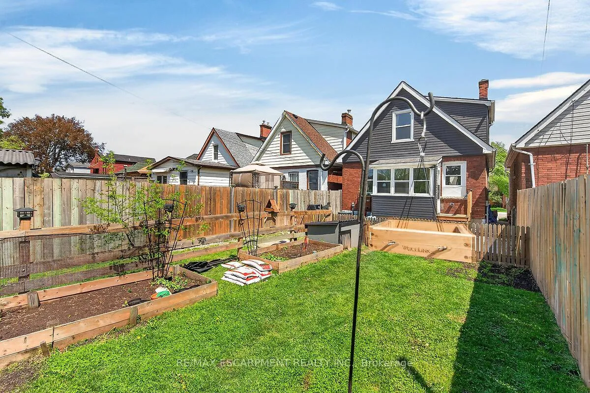 Photo 38 of 131 Garside Avenue N, Hamilton, Homeside — HOMEH
