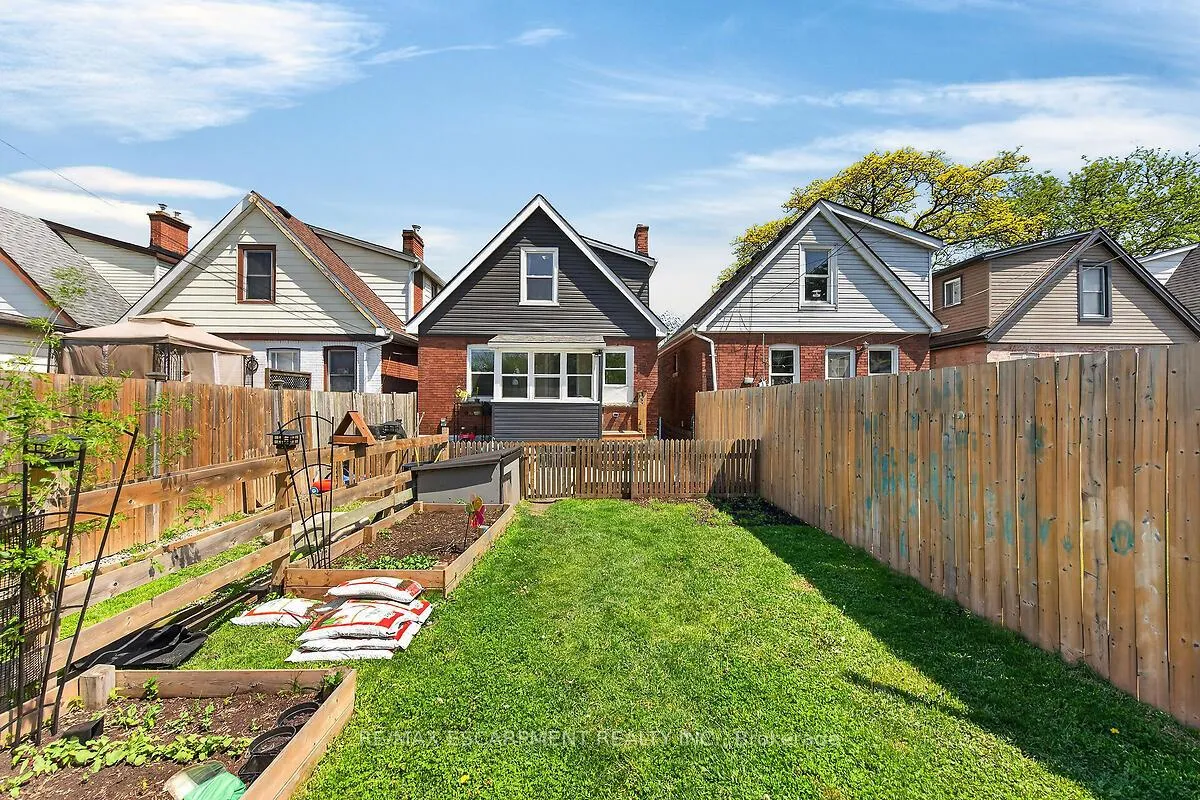 Photo 39 of 131 Garside Avenue N, Hamilton, Homeside — HOMEH