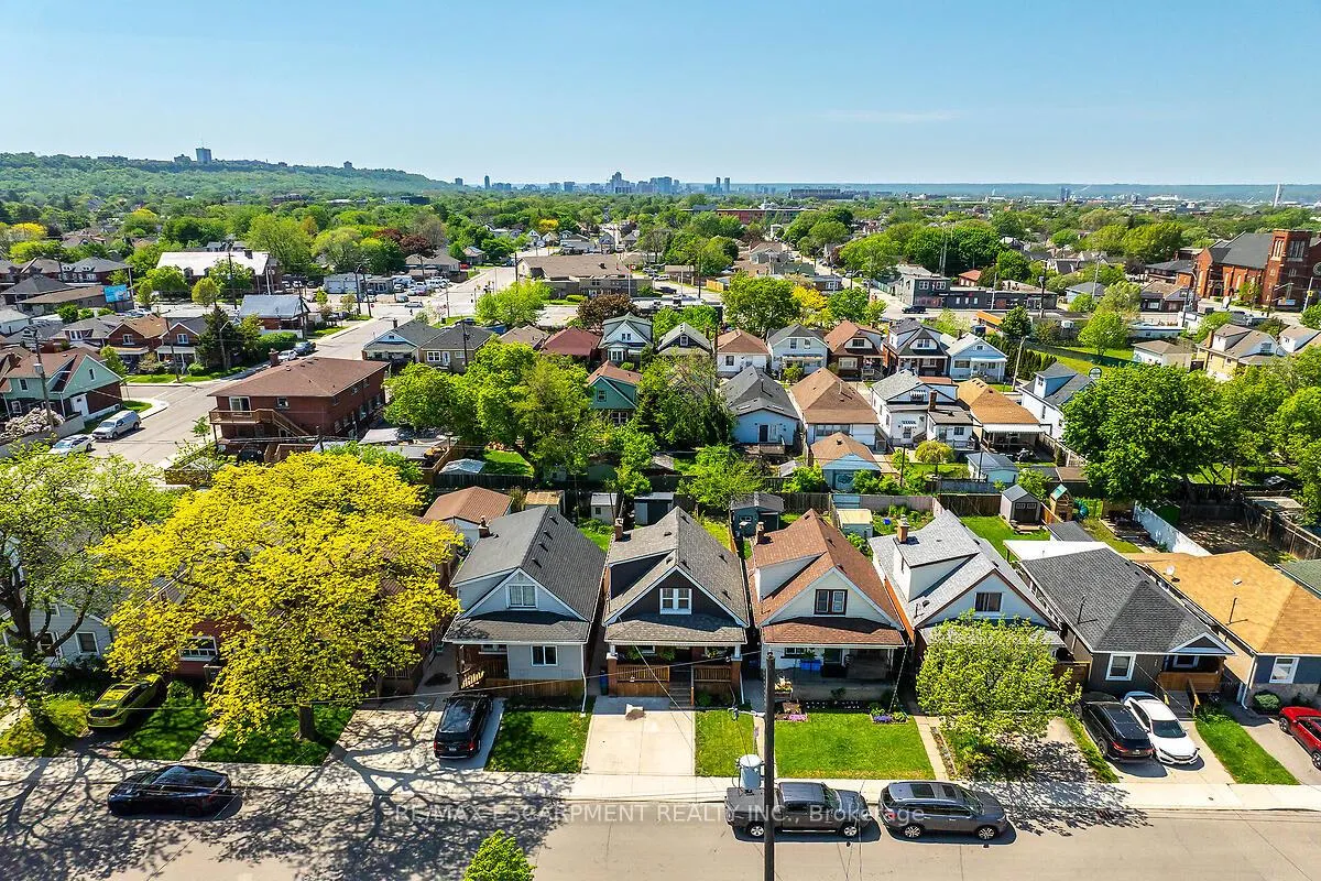 Photo 40 of 131 Garside Avenue N, Hamilton, Homeside — HOMEH