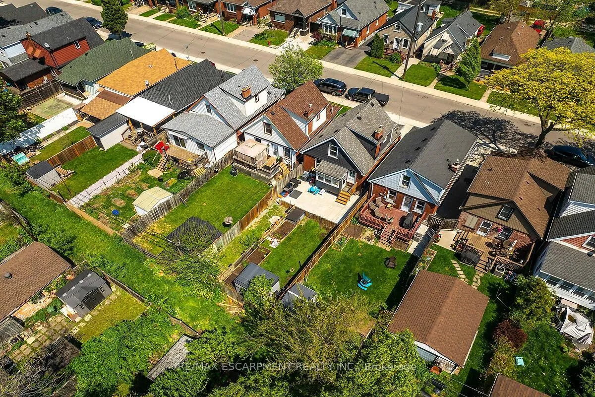 Photo 42 of 131 Garside Avenue N, Hamilton, Homeside — HOMEH