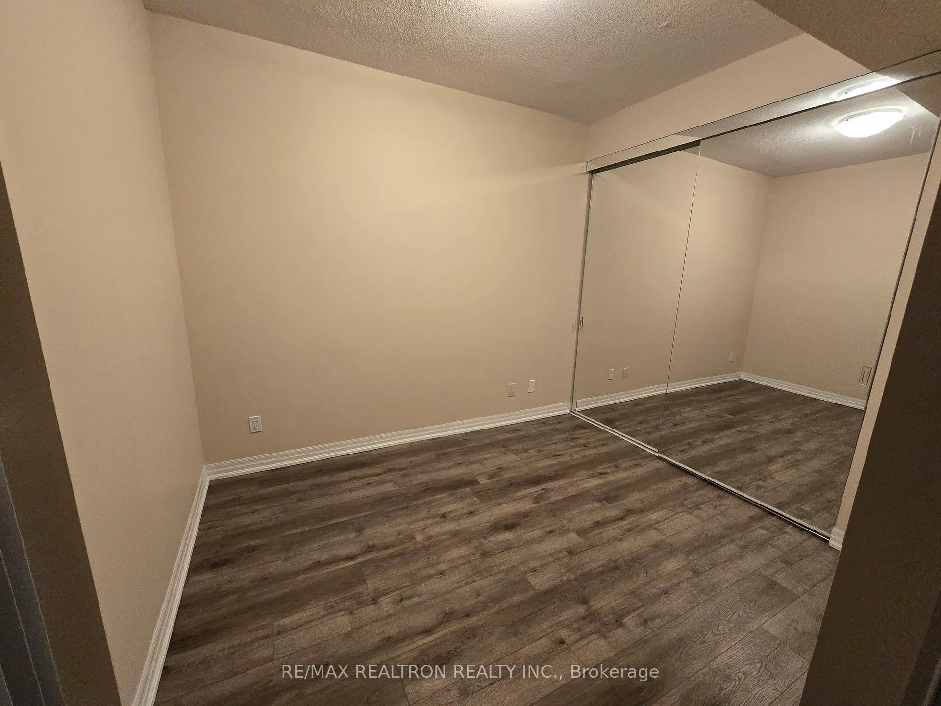 Photo 7 of Unit Ph505, 770 Bay Street, Toronto, Bay Street Corridor — HOMEH