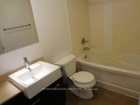 Photo 9 of Unit Ph505, 770 Bay Street, Toronto, Bay Street Corridor — HOMEH