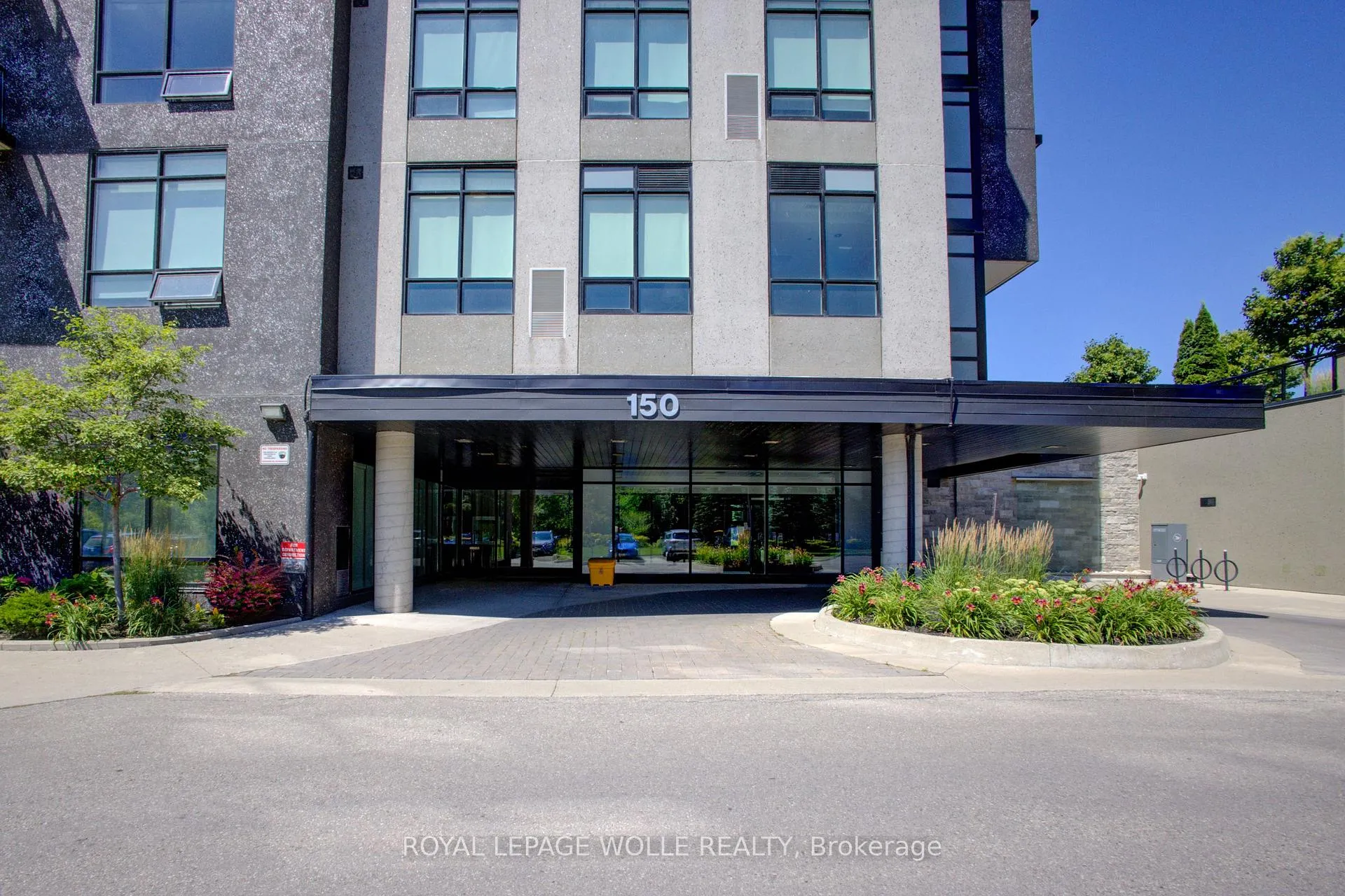 Photo 4 of Unit 1007, 150 Water Street N, Waterloo — HOMEH
