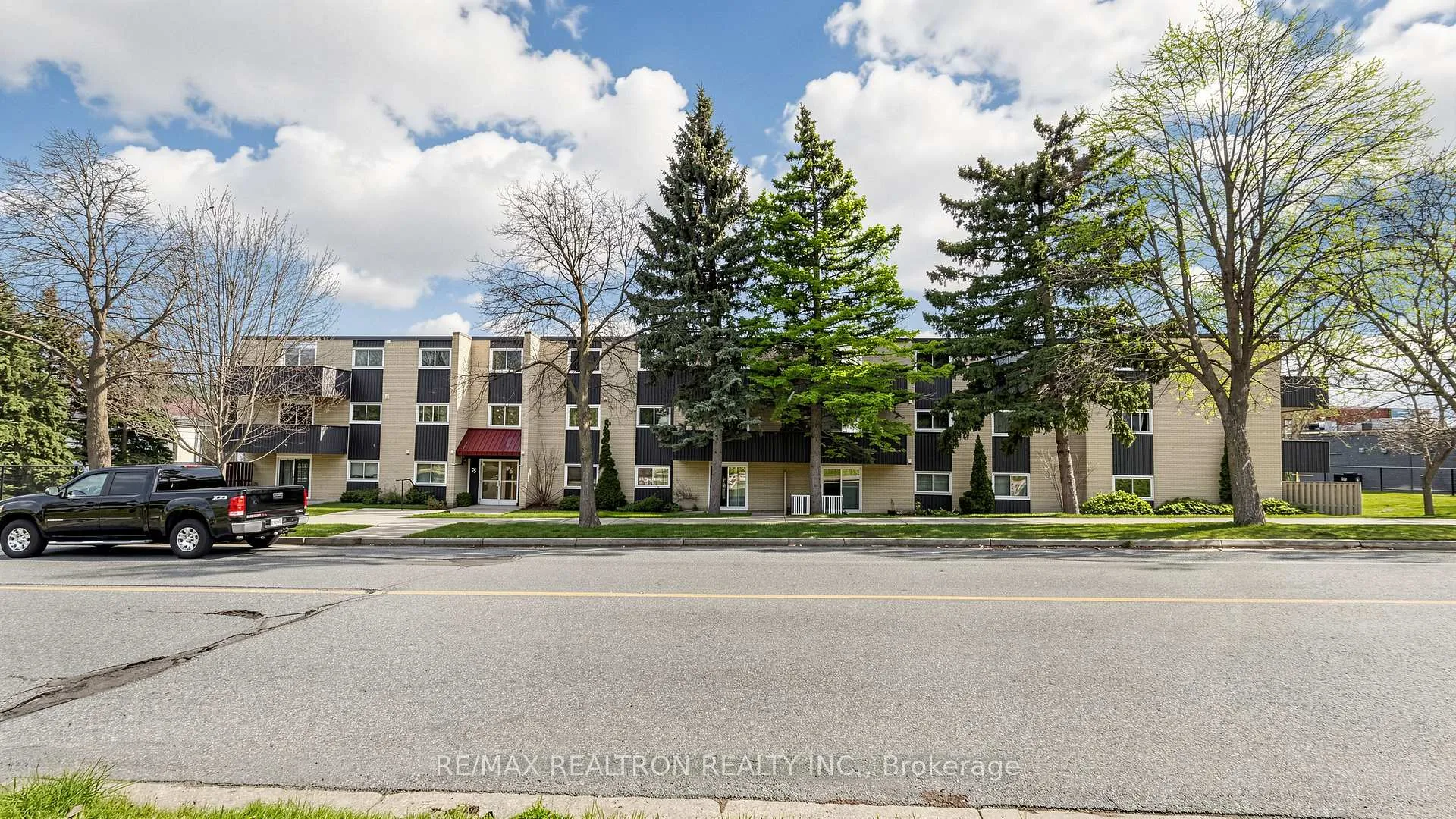 Photo 4 of Unit 208, 75 Hazelglen Drive, Kitchener — HOMEH