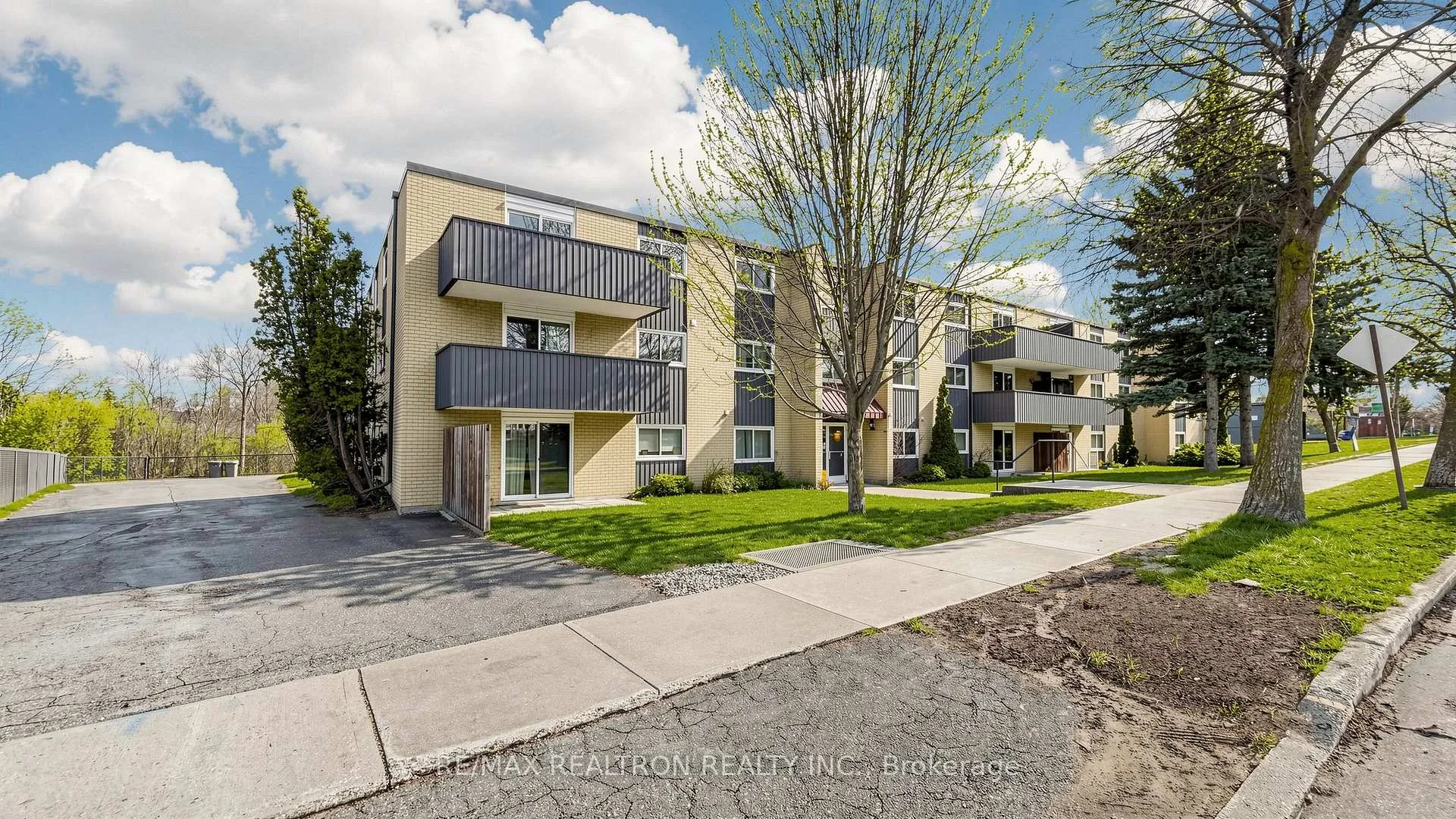 Photo 42 of Unit 208, 75 Hazelglen Drive, Kitchener — HOMEH