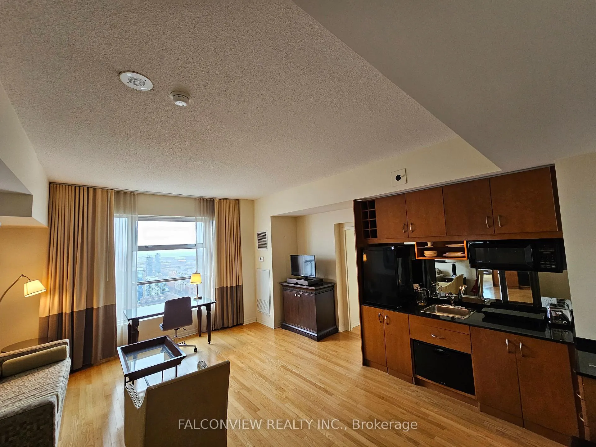 Photo 3 of Unit 4606, 1 King Street W, Toronto, Bay Street Corridor — HOMEH