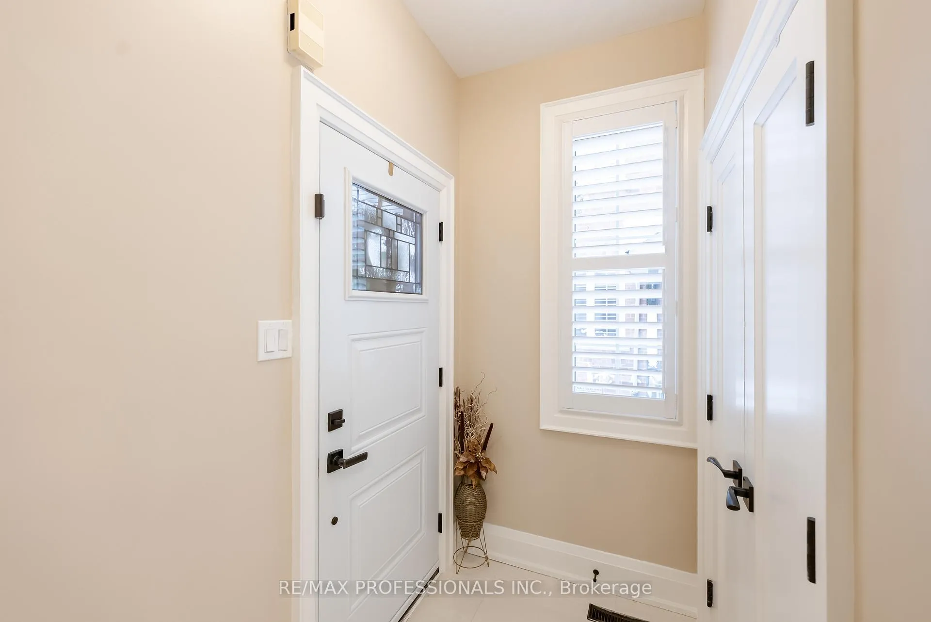 Photo 4 of 99 Desert Sand Drive, Brampton, Sandringham-Wellington — HOMEH