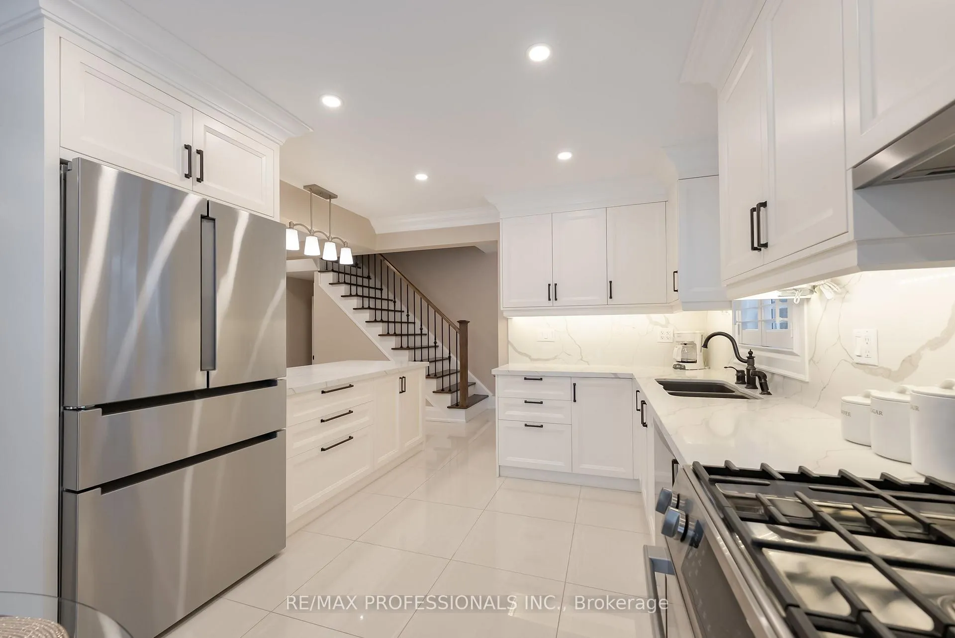 Photo 8 of 99 Desert Sand Drive, Brampton, Sandringham-Wellington — HOMEH