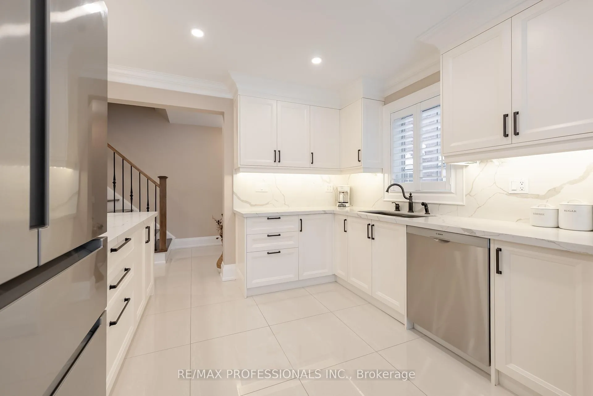 Photo 12 of 99 Desert Sand Drive, Brampton, Sandringham-Wellington — HOMEH