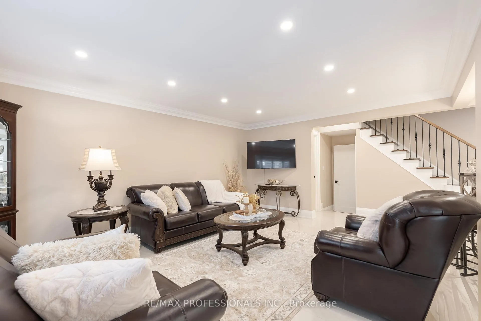 Photo 16 of 99 Desert Sand Drive, Brampton, Sandringham-Wellington — HOMEH