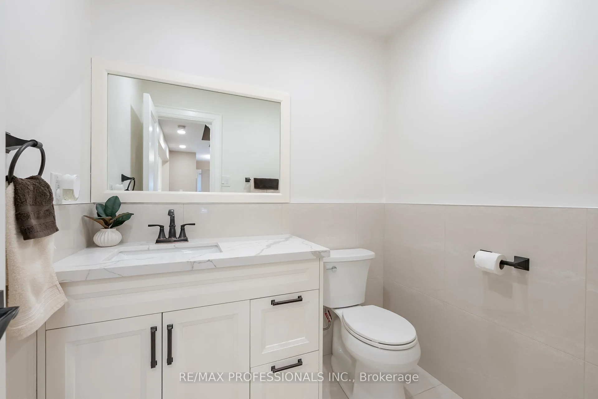 Photo 19 of 99 Desert Sand Drive, Brampton, Sandringham-Wellington — HOMEH