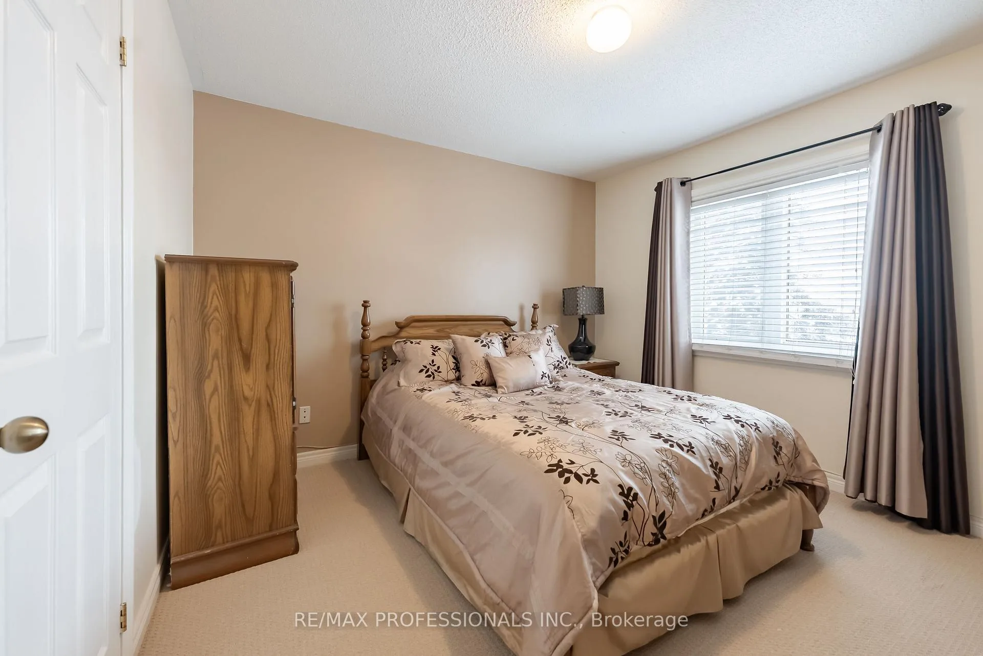 Photo 23 of 99 Desert Sand Drive, Brampton, Sandringham-Wellington — HOMEH